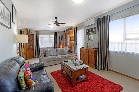 Photo of property in 21 Pankhurst Place, Sunnyvale, Auckland, 0612