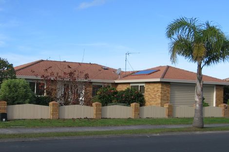 Photo of property in 44 Lakeside Drive, Orewa, 0931