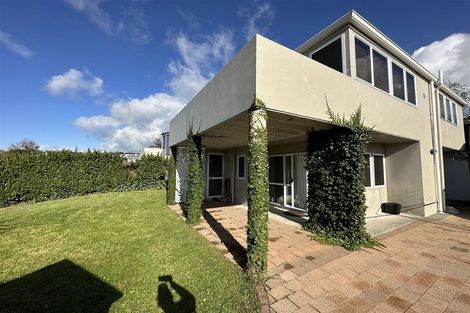 Photo of property in 23 Bernleigh Terrace, West Harbour, Auckland, 0618