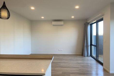 Photo of property in 115 Waekahu Road, Westgate, 0814