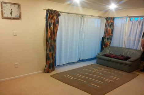 Photo of property in 15 Stanniland Street, Sunnyhills, Auckland, 2010
