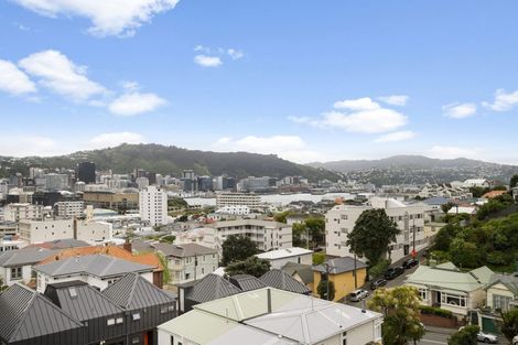 Photo of property in Kingsgate Flats, 10 Austin Street, Mount Victoria, Wellington, 6011