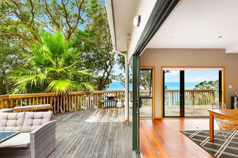 Photo of property in 44 Paturoa Road, Titirangi, Auckland, 0604