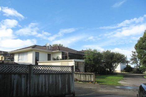 Photo of property in 2/116 Aviemore Drive, Highland Park, Auckland, 2010