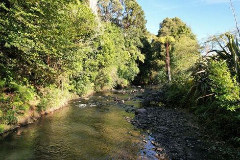 Photo of property in 365 Corbett Road, Paraite, New Plymouth, 4373