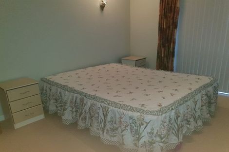 Photo of property in 6 Danica Esplanade, Te Atatu Peninsula, Auckland, 0610