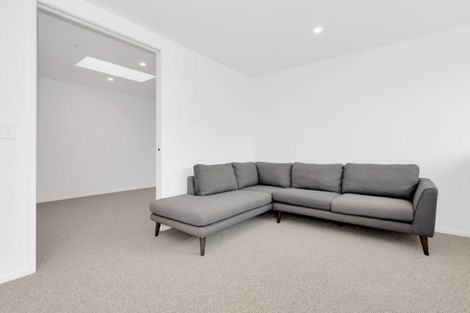 Photo of property in 11 Otira Place, Awapuni, Palmerston North, 4412