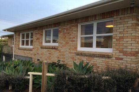 Photo of property in 40-40a Hamblyn Street, Strandon, New Plymouth, 4312