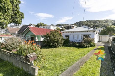 Photo of property in 30 The Parade, Island Bay, Wellington, 6023