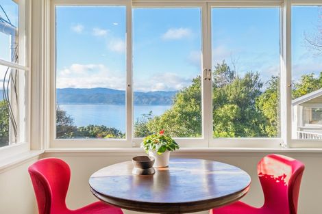 Photo of property in 46 Fortification Road, Karaka Bays, Wellington, 6022