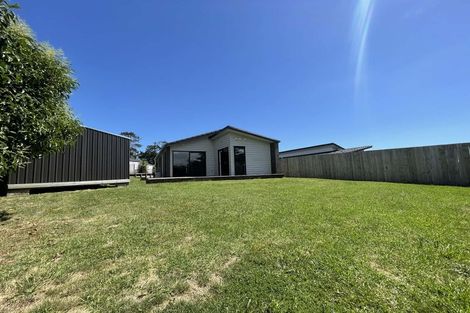 Photo of property in 18 Taupata Lane, Helensville, 0800