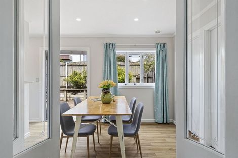 Photo of property in 1/23 Quebec Road, Milford, Auckland, 0620