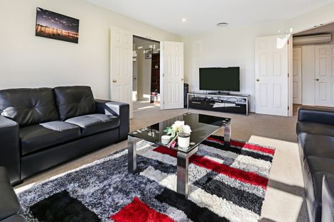 Photo of property in 43 Navigation Drive, Whitby, Porirua, 5024