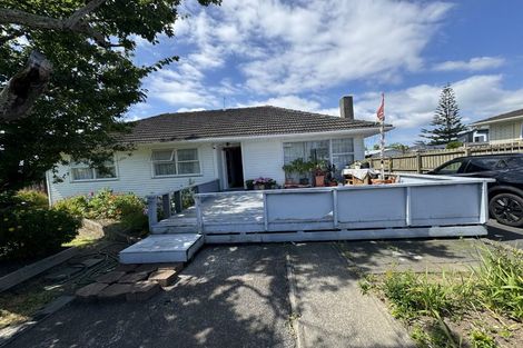 Photo of property in 10 Raglan Street, Mangere East, Auckland, 2024