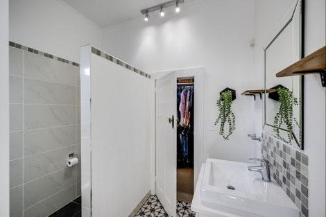 Photo of property in 42 Simla Terrace, Hospital Hill, Napier, 4110