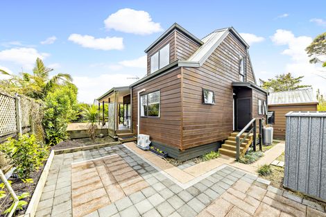 Photo of property in 2/80 Glengarry Road, Glen Eden, Auckland, 0602