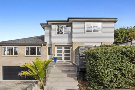 Photo of property in 30a Schnapper Rock Road, Schnapper Rock, Auckland, 0632
