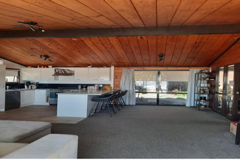 Photo of property in 98 Conclusion Street, Ascot Park, Porirua, 5024