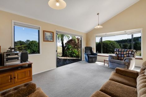 Photo of property in 852 Frankley Road, Hurworth, New Plymouth, 4371