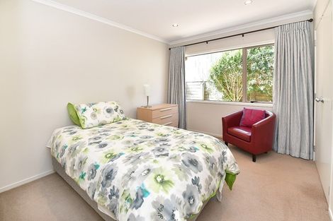 Photo of property in 5 Seamount Drive, Red Beach, 0932