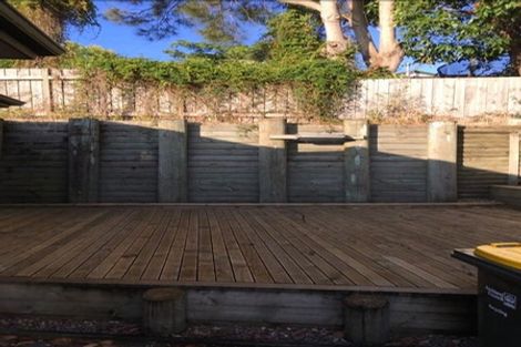 Photo of property in 302 Triangle Road, Massey, Auckland, 0614