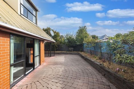Photo of property in 49 Searells Road, Strowan, Christchurch, 8052