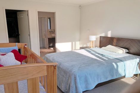 Photo of property in 4 Travis View Drive, Fairview Heights, Auckland, 0632