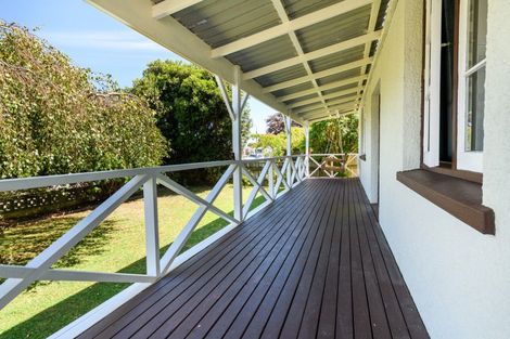 Photo of property in 5 Rangitira Avenue, Palmerston North, 4414