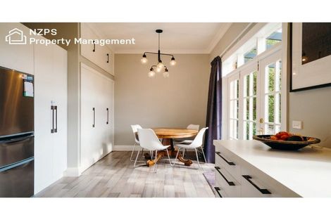 Photo of property in 372 Bay View Road, Saint Clair, Dunedin, 9012