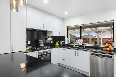 Photo of property in 95 John F Kennedy Drive, Milson, Palmerston North, 4414
