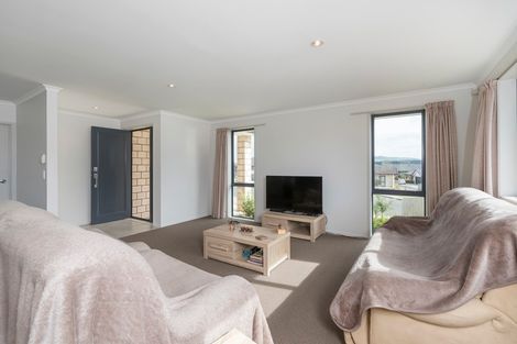 Photo of property in 13 Mcgowan Rise, Tuakau, 2121