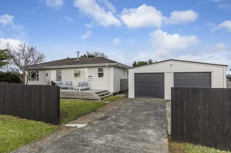 Photo of property in 2a Helga Crescent, Te Atatu Peninsula, Auckland, 0610