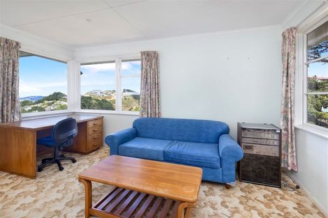 Photo of property in 77 Salford Street, Newlands, Wellington, 6037