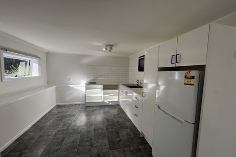 Photo of property in 17 Highland Avenue, Titirangi, Auckland, 0604