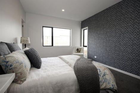 Photo of property in 17 Papa Orchard Drive, Kumeu, 0810