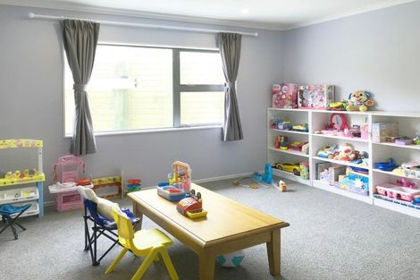 Photo of property in 5 Prestwich Rise, Churton Park, Wellington, 6037