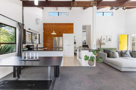 Photo of property in 2/13a Eskdale Road, Birkdale, Auckland, 0626