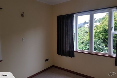 Photo of property in 54 Military Road, Northland, Wellington, 6012