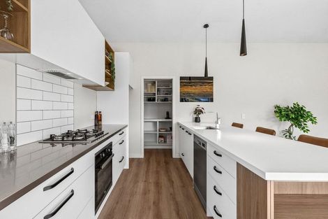 Photo of property in 4 Kahu Close, Wanaka, 9305