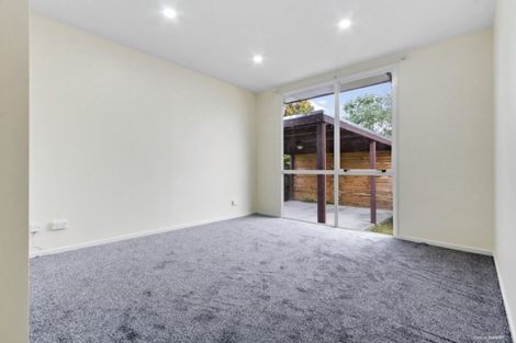 Photo of property in 8 Cameron Place, Ranui, Auckland, 0612