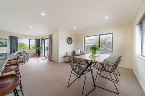 Photo of property in 48 Sunstone Crescent, Brown Owl, Upper Hutt, 5018