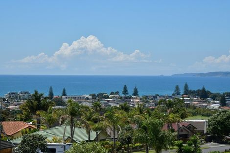 Photo of property in 32 Grovenor Drive, Orewa, 0931