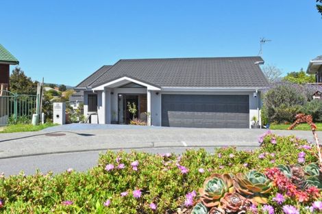 Photo of property in 23 Molyneux Close, Whitby, Porirua, 5024