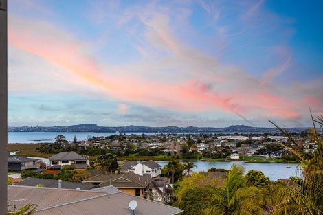 Photo of property in 153 Luckens Road, West Harbour, Auckland, 0618