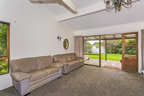 Photo of property in 120 Racecourse Road, Waiuku, 2123