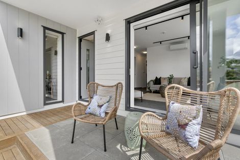 Photo of property in 69u2 Tiketike Way, Brooklyn, Wellington, 6021