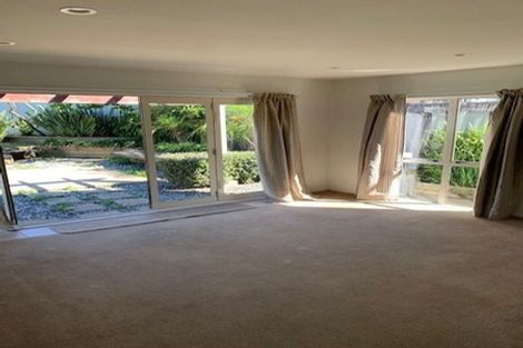 Photo of property in 6 Nile Road, Kelston, Auckland, 0602