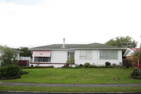Photo of property in 8 Lynley Place, Pakuranga Heights, Auckland, 2010