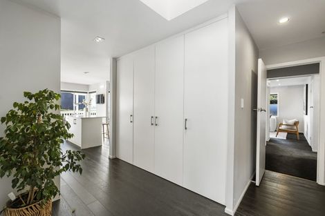 Photo of property in 2/81 Sylvan Avenue, Northcote, Auckland, 0627