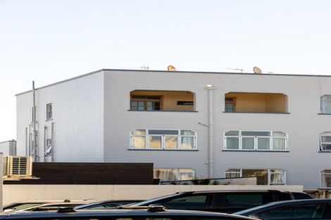Photo of property in Devonport Apartments, 50/127 Saint Aubyn Street, New Plymouth, 4310